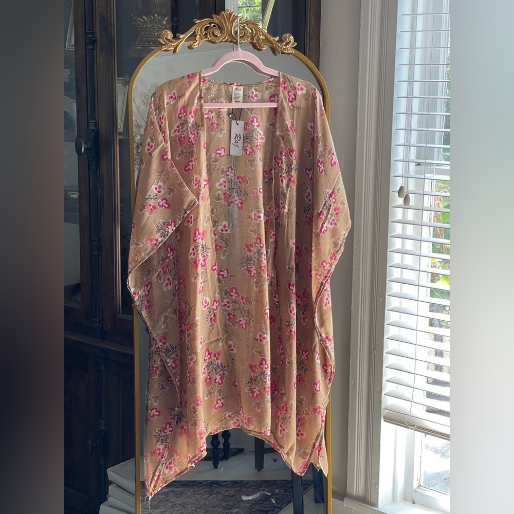 Raj x Anthro NWT Deadstock Beige and Pink Floral Kimono